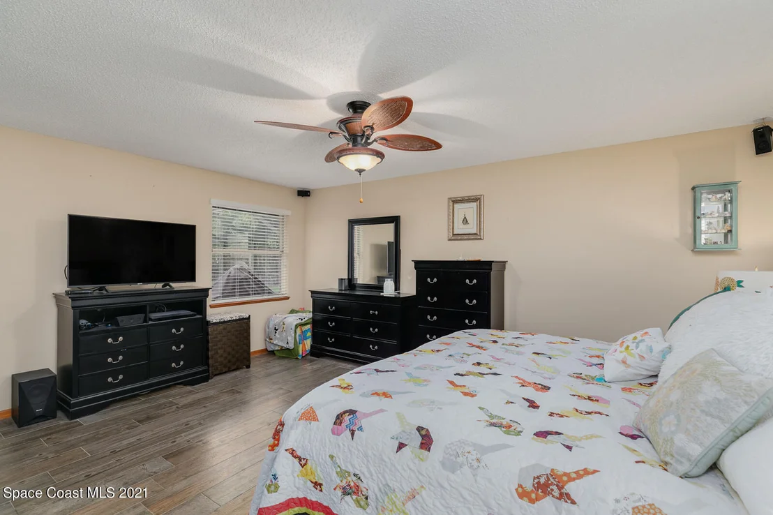 Photo of 654 Hummingbird Drive