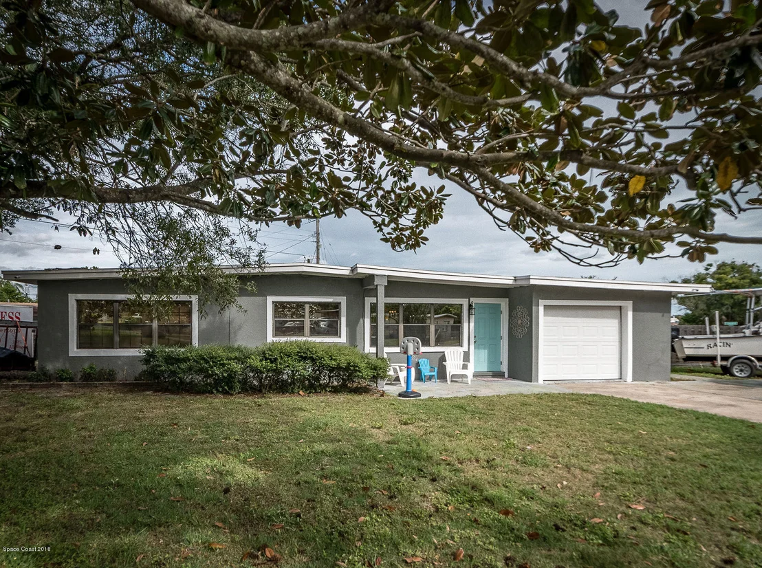 Photo of 812 W Highland Drive