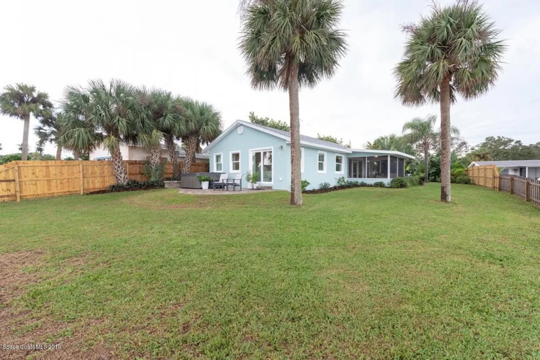 Photo of 2129 Pineapple Avenue