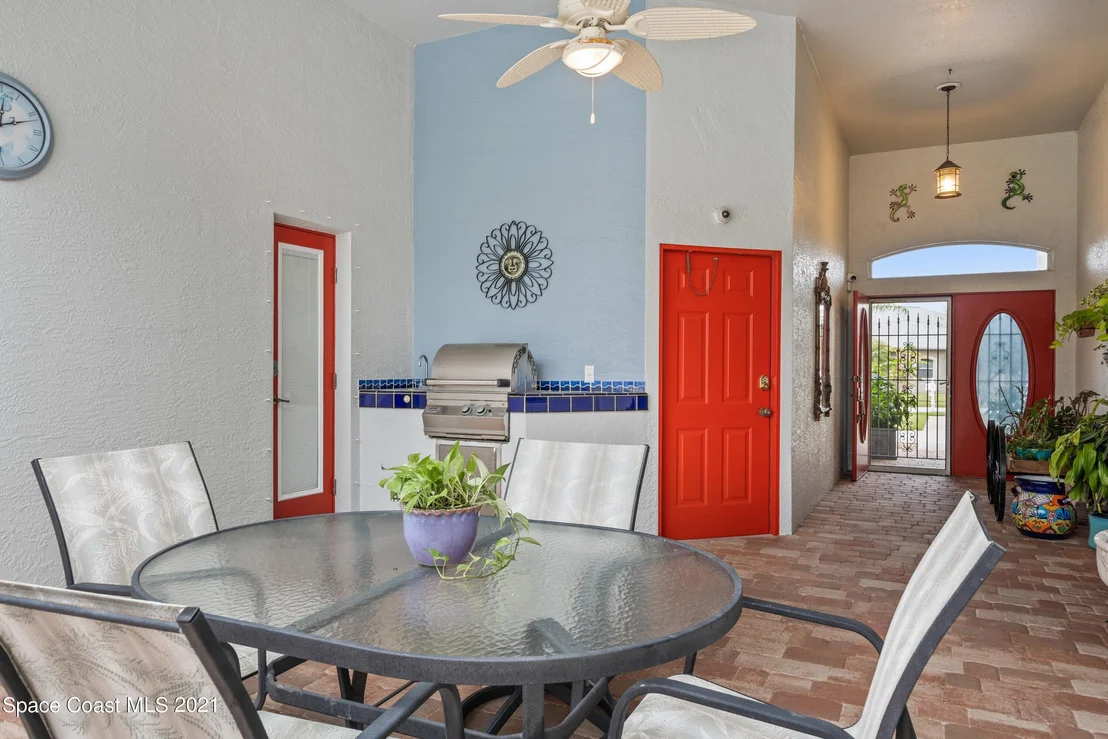 Photo of 975 Starling Way