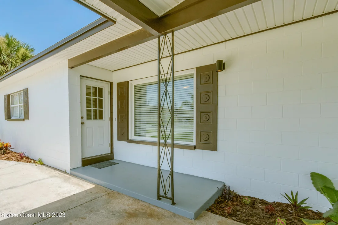 Photo of 1794 Dixon Boulevard