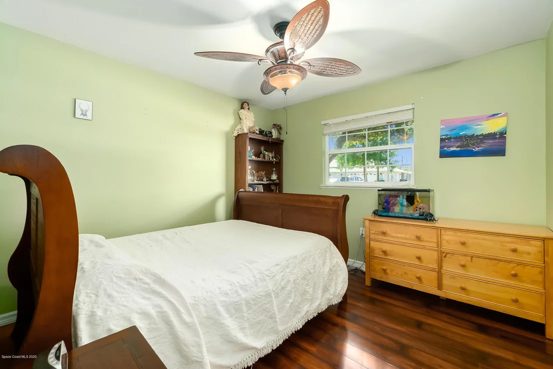 Photo of 810 Cardinal Road
