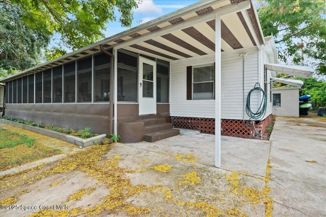 Photo of 6983 Chestnut Drive