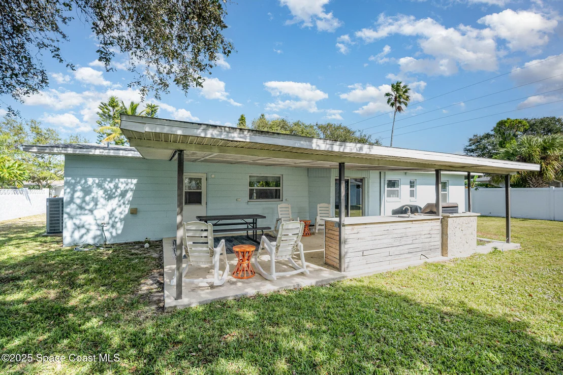 Photo of 113 W Leon Lane