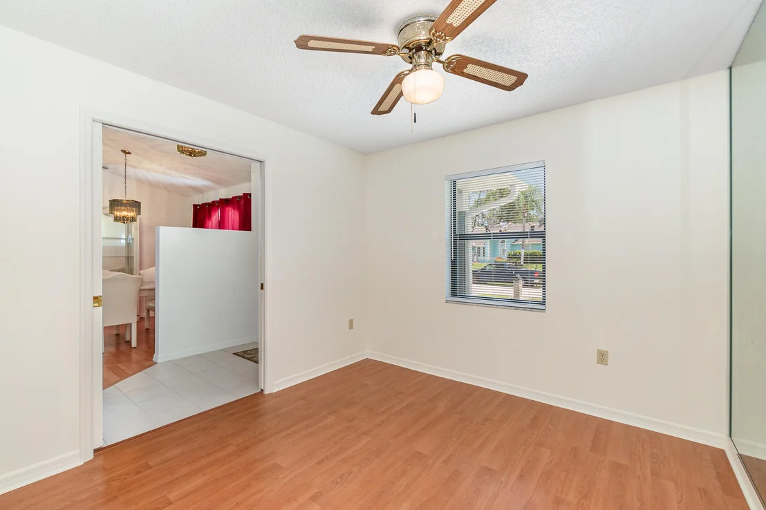Photo of 569 Balcom Terrace SE