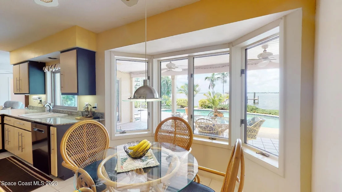 Photo of 421 Riverview Lane