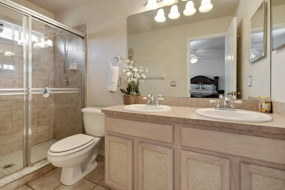 Photo of 973 Villa Drive