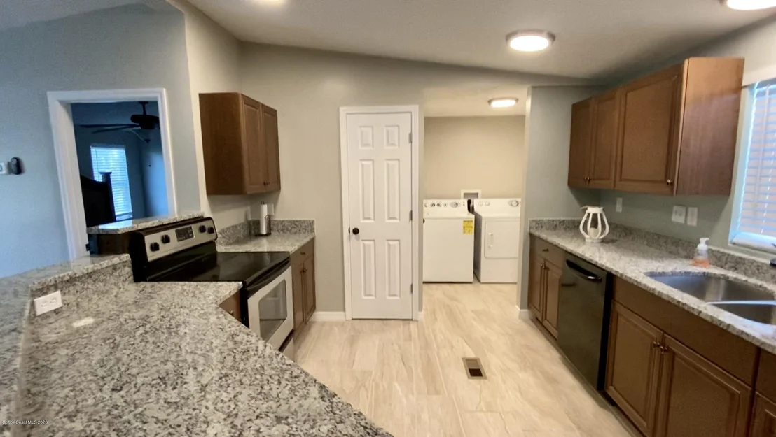 Photo of 2350 Parrish Road