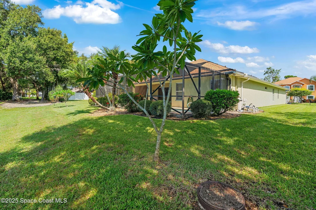 Photo of 833 Tavernier Circle NE