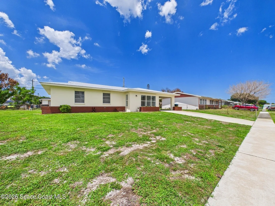 Photo of 2939 Chipper Drive NE