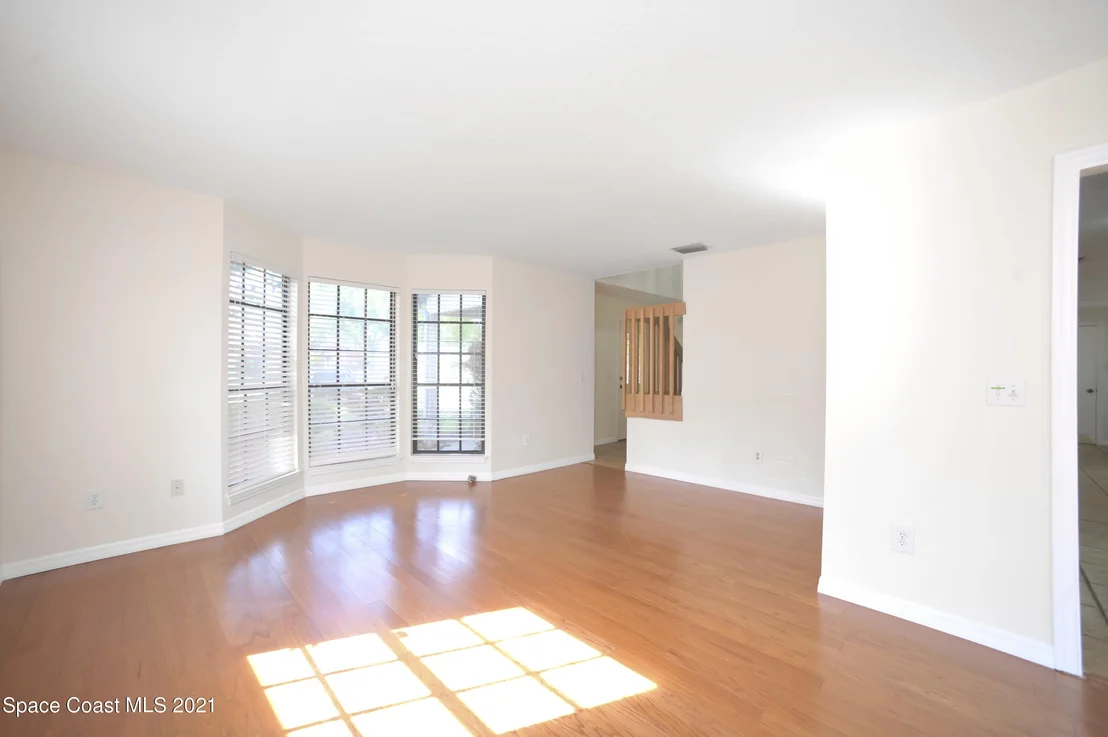 Photo of 986 Whisperpine Drive