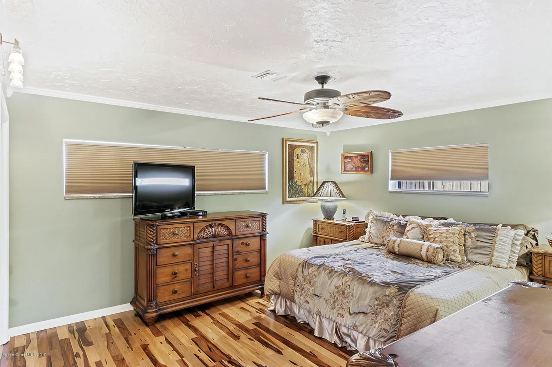 Photo of 360 Hamlin Avenue