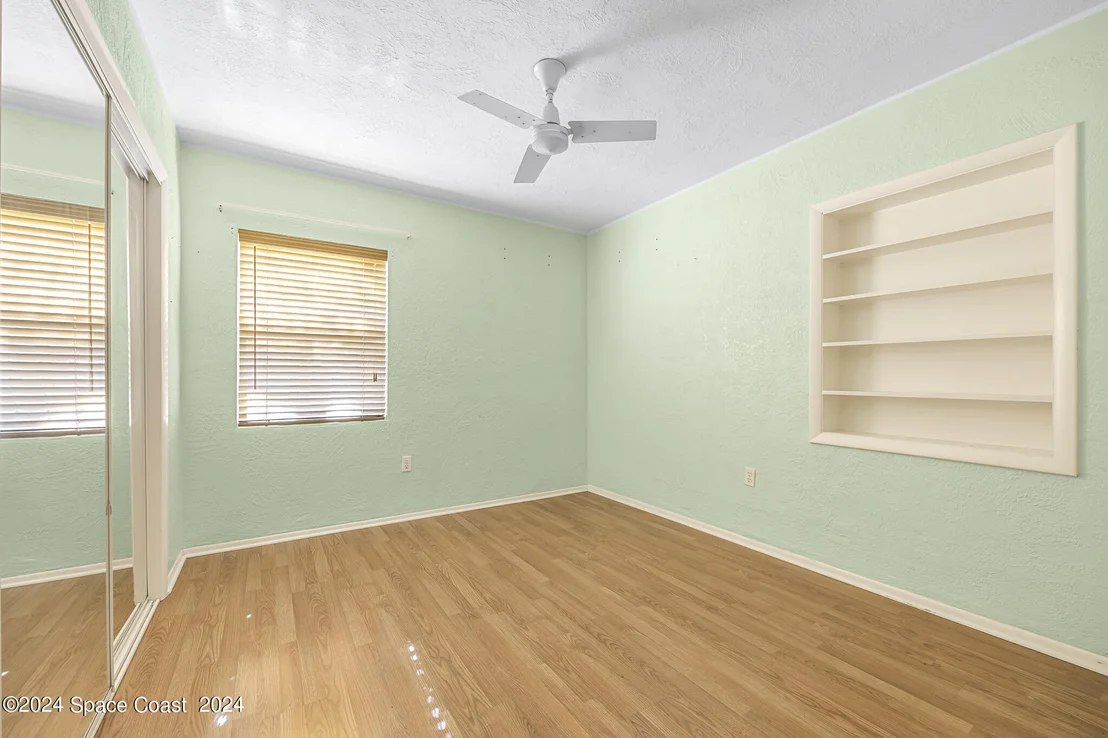 Photo of 319 Howard Lane