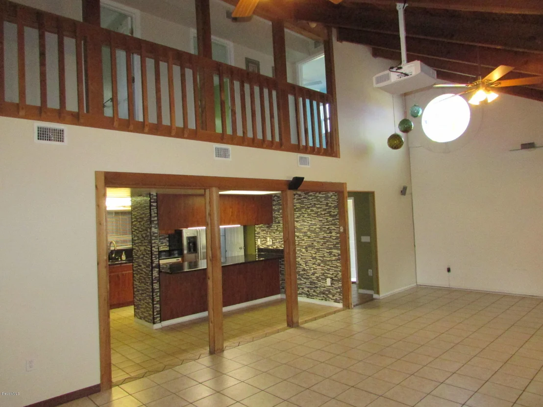Photo of 385 N Range Road