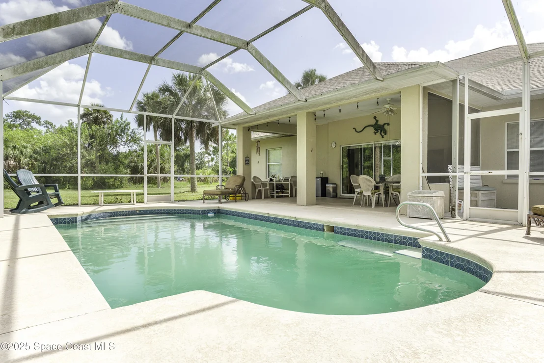 Photo of 386 Valencia Road