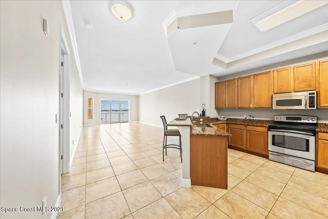 Photo of Unit 405 at 6005 Highway 1