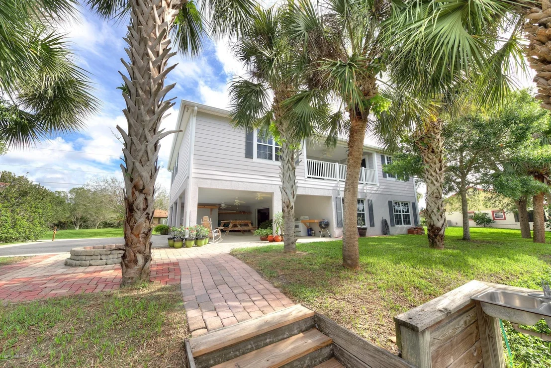 Photo of 4955 Evinrude Road