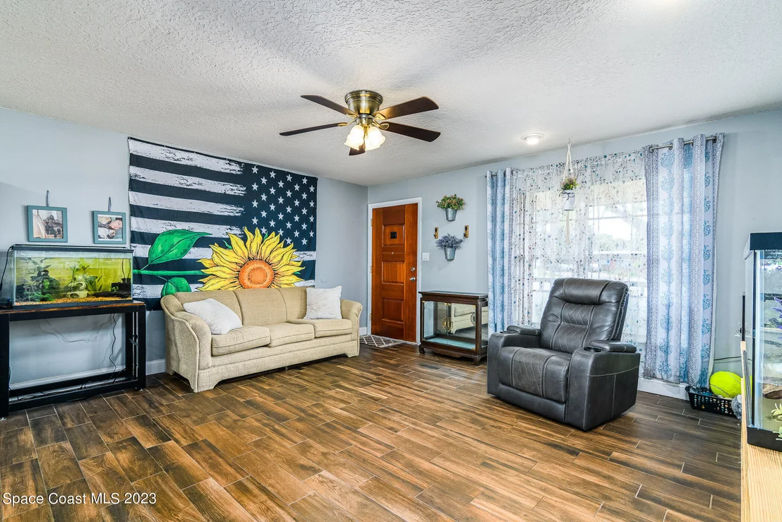 Photo of 746 Venus Drive