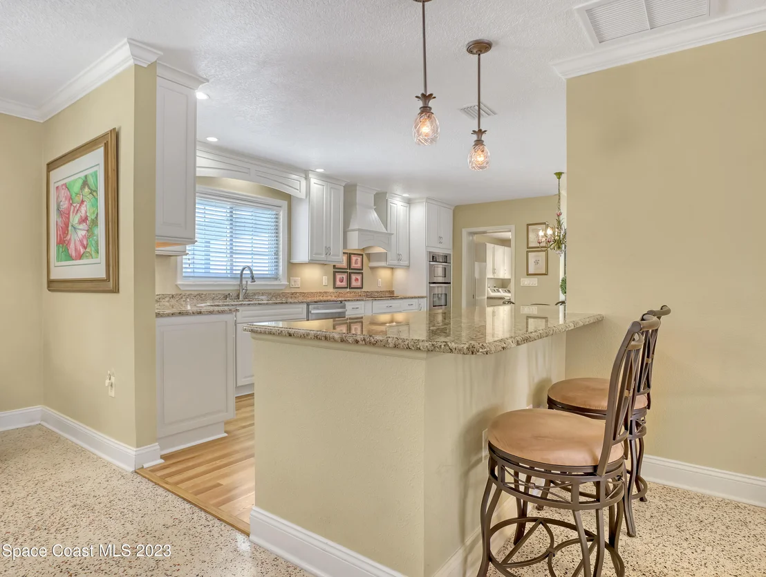 Photo of 972 W Whitmire Drive