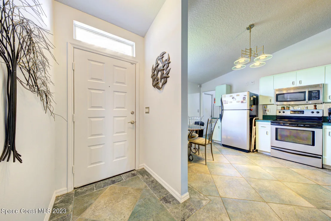 Photo of 2921 Saint James Lane