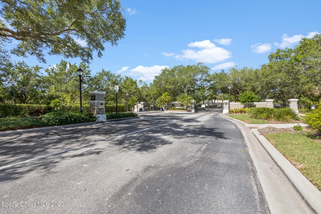 Photo of 5847 Arlington Circle