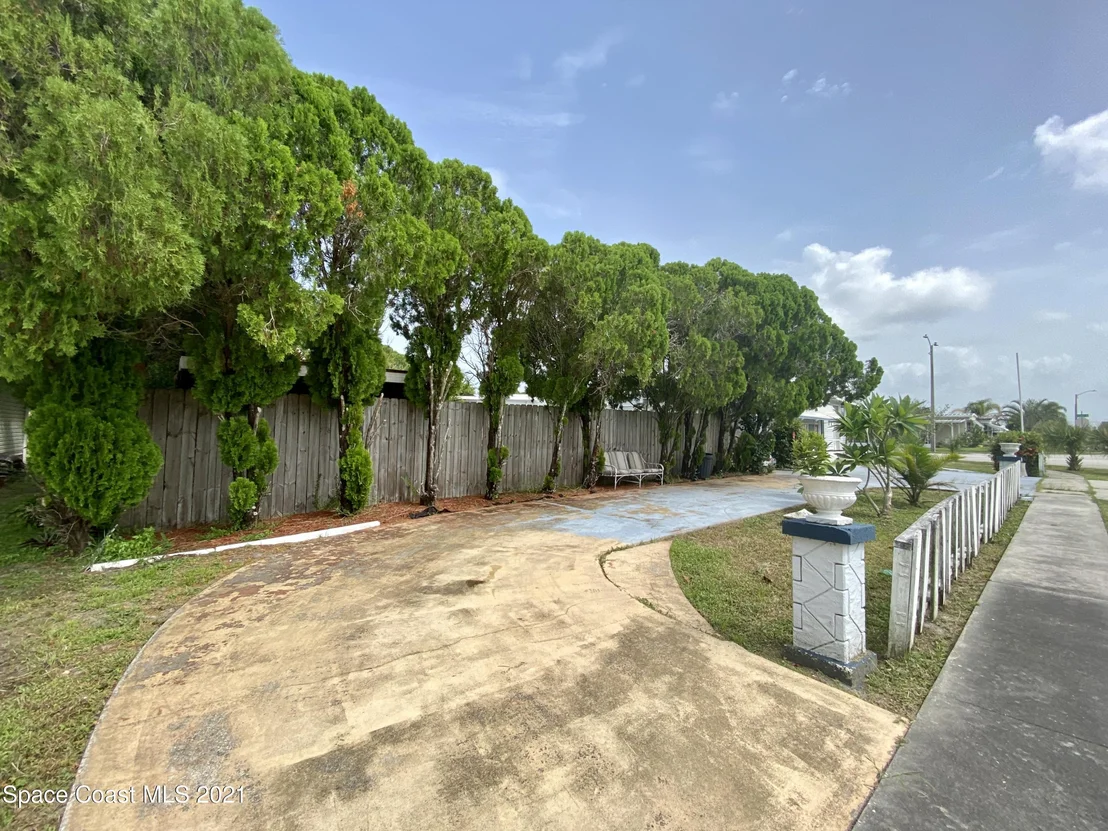 Photo of 1867 Seagrape Street NE