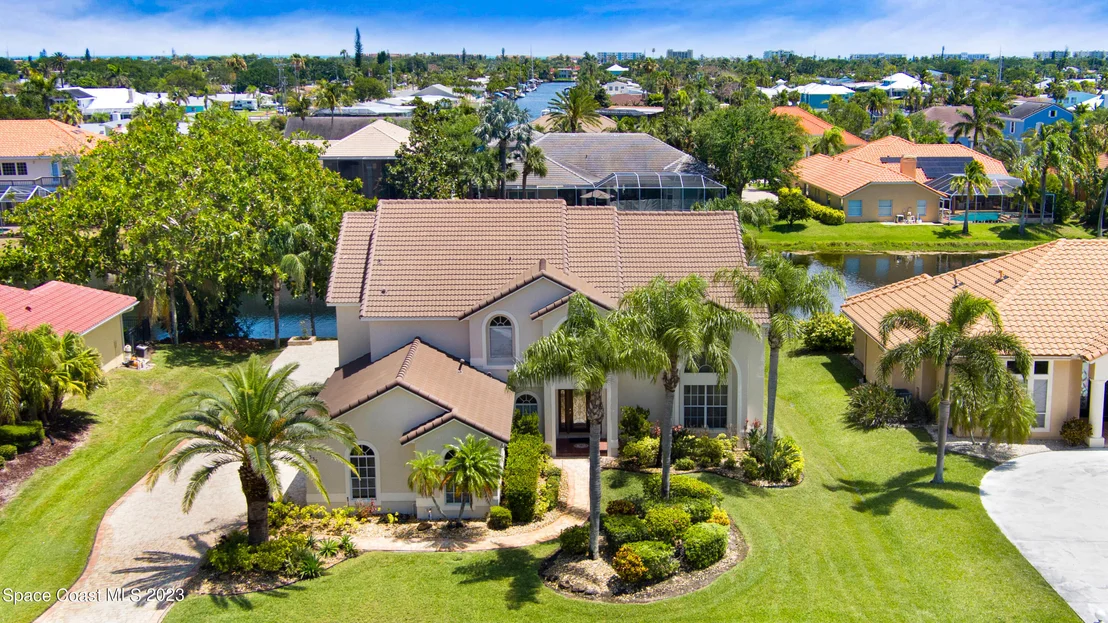 Photo of 335 Lanternback Island Drive
