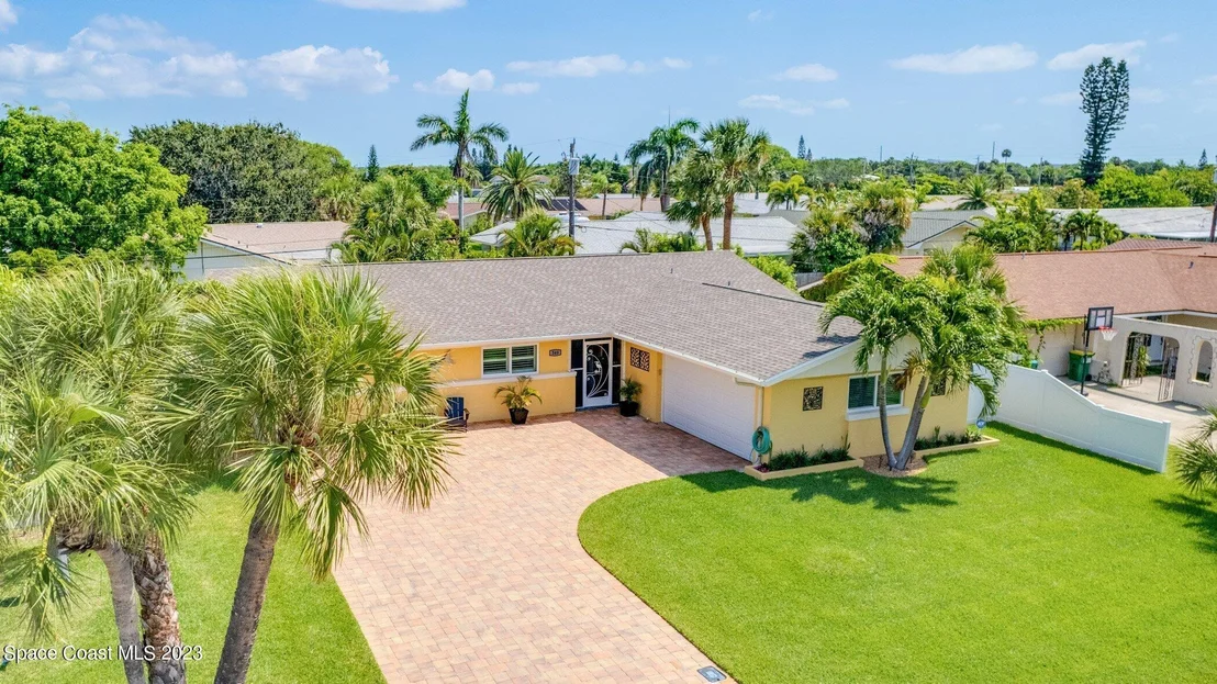Photo of 340 Dorset Drive