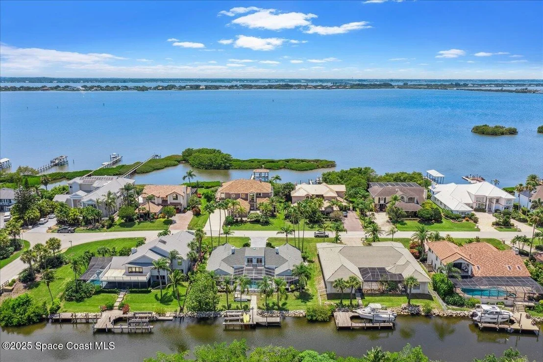 Photo of 489 Lanternback Island Drive