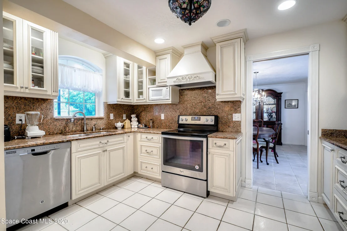 Photo of 304 HAMLIN Avenue
