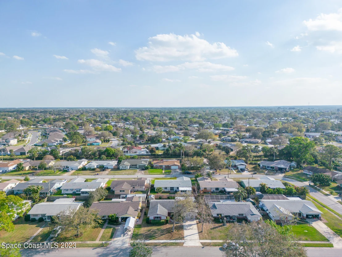 Photo of 909 Kings Post Road