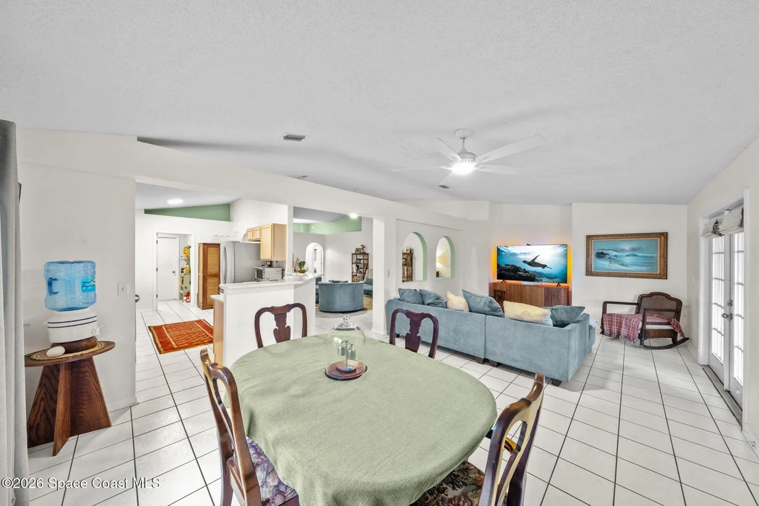 Photo of 1272 White Oak Circle