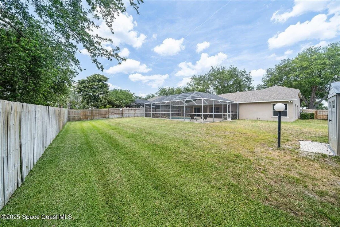 Photo of 5863 Newbury Circle