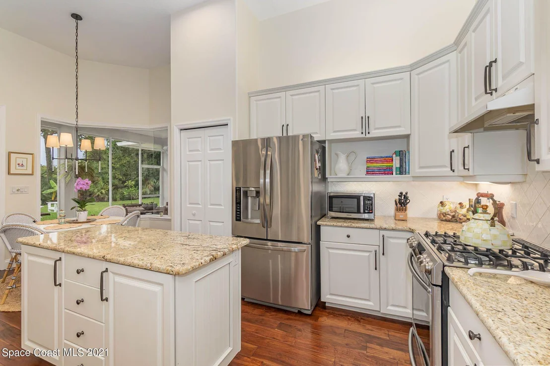 Photo of 975 Somerset Lane