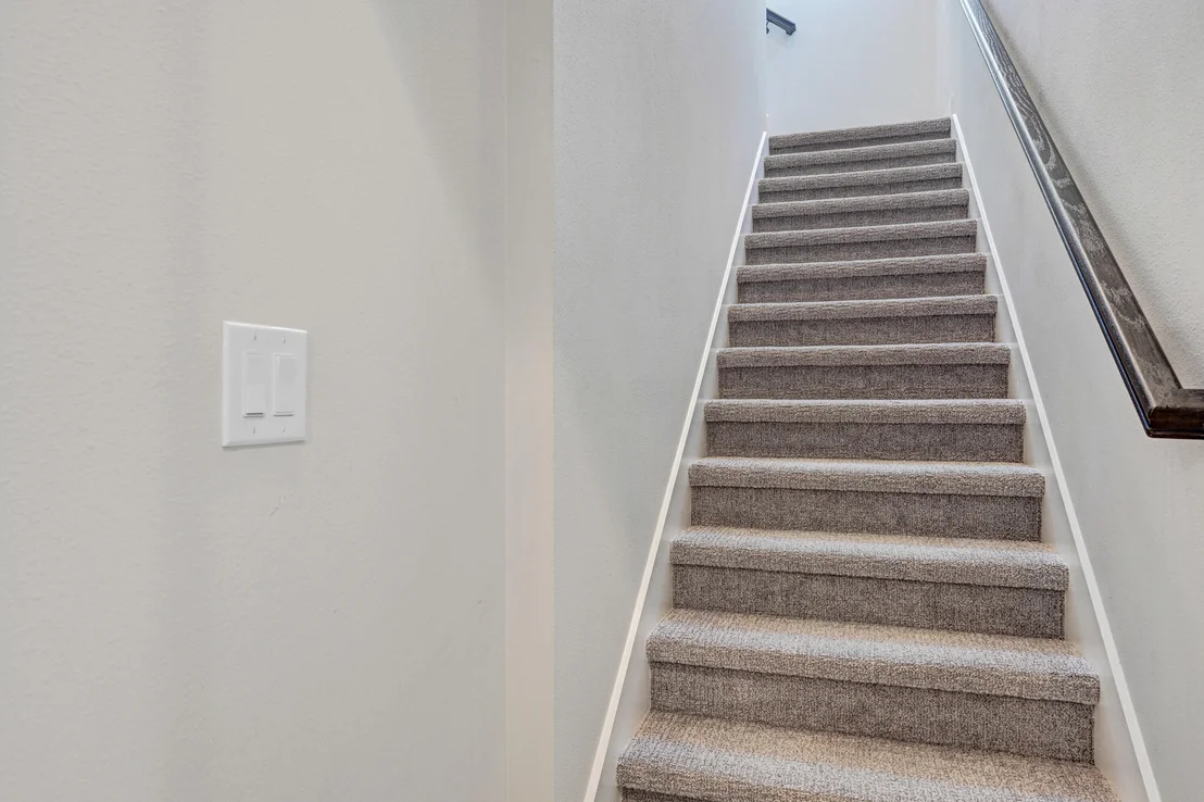 Photo of 9221 Udina