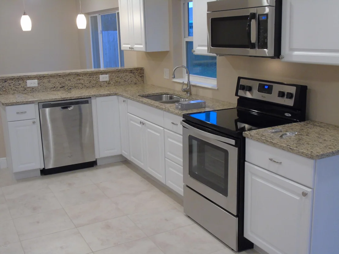 Photo of 897 Kings Post Road