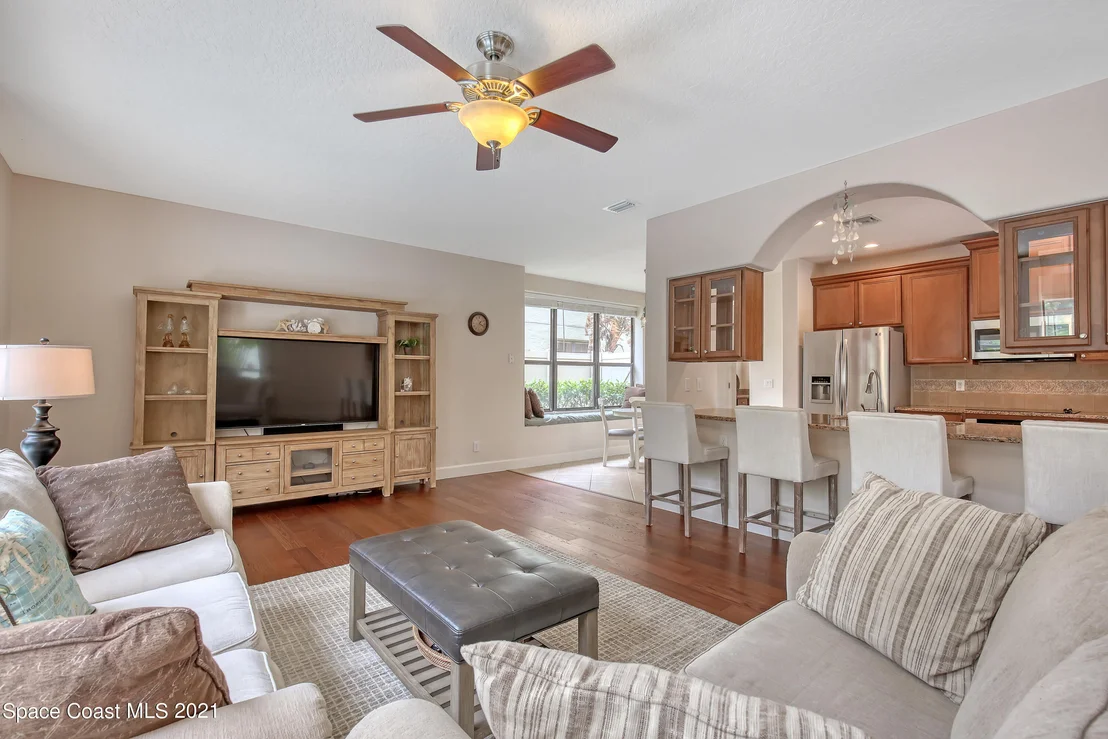 Photo of 1380 Talon Way