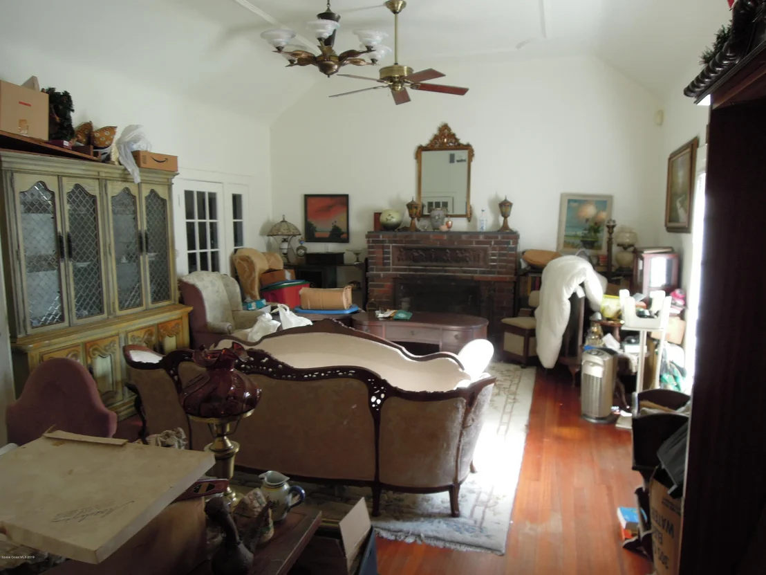 Photo of 1411 Pineapple Avenue