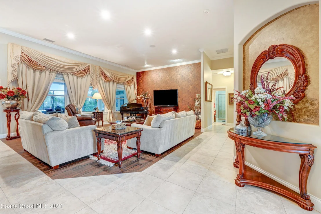 Photo of 687 Nicklaus Drive