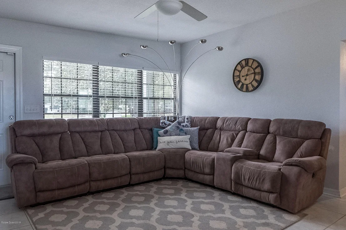 Photo of 812 W Highland Drive