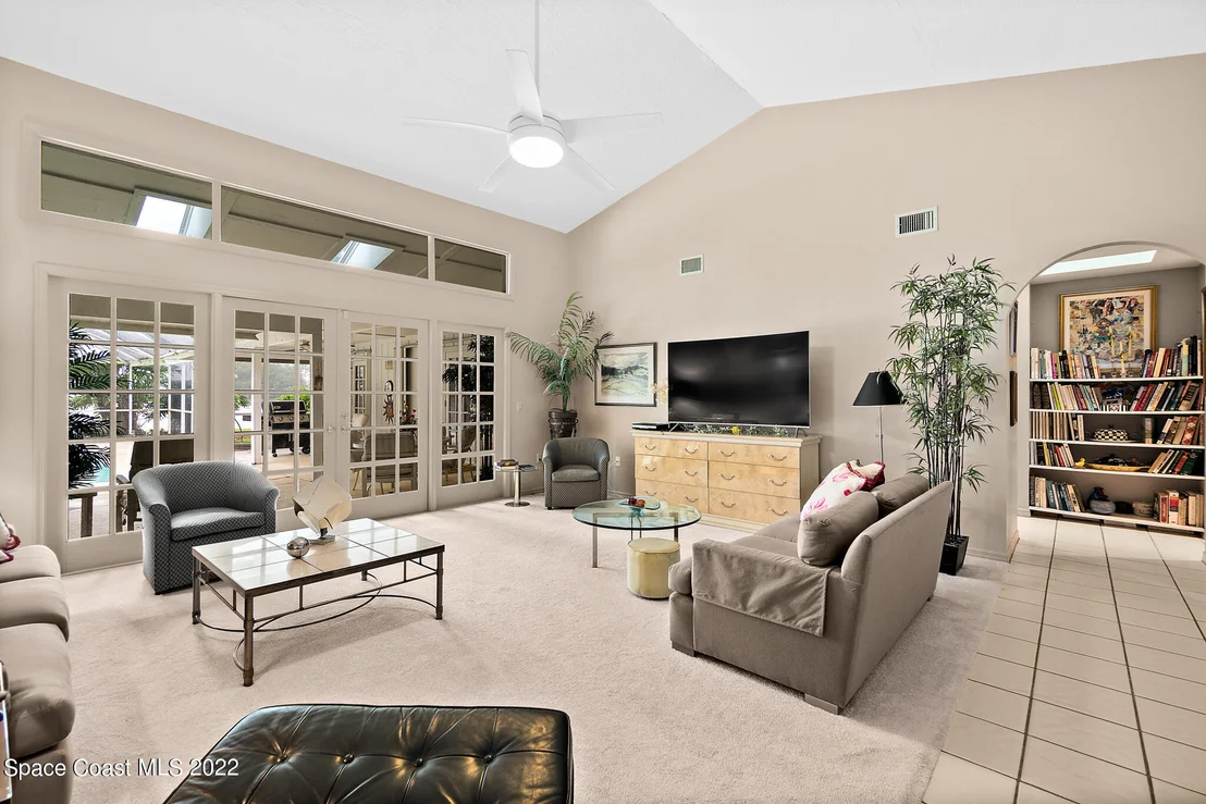 Photo of 686 Rossmoor Circle