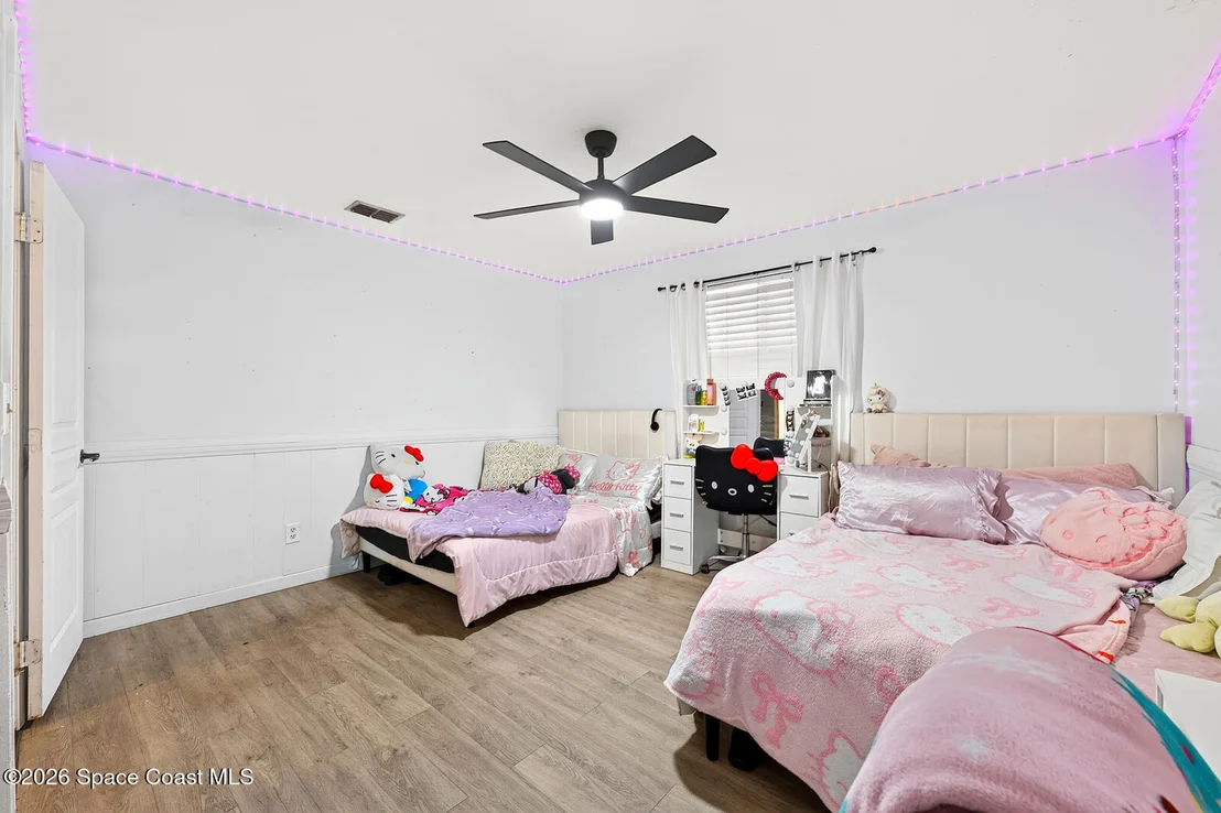 Photo of 4585 Vancouver Avenue