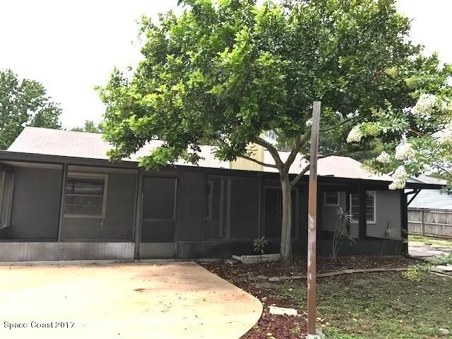 Photo of 860 Pine Wood Avenue