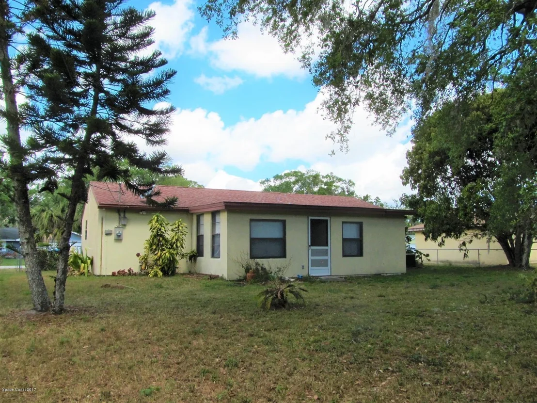 Photo of 1500 Van Eck Road NE