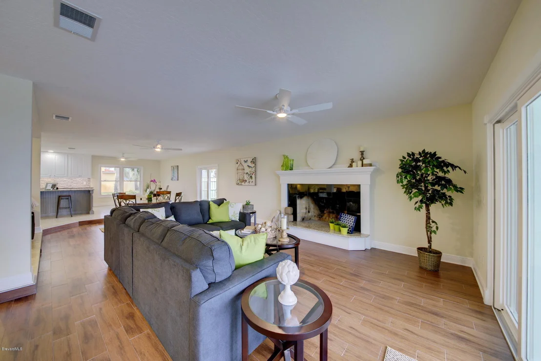 Photo of 427 Riverview Lane