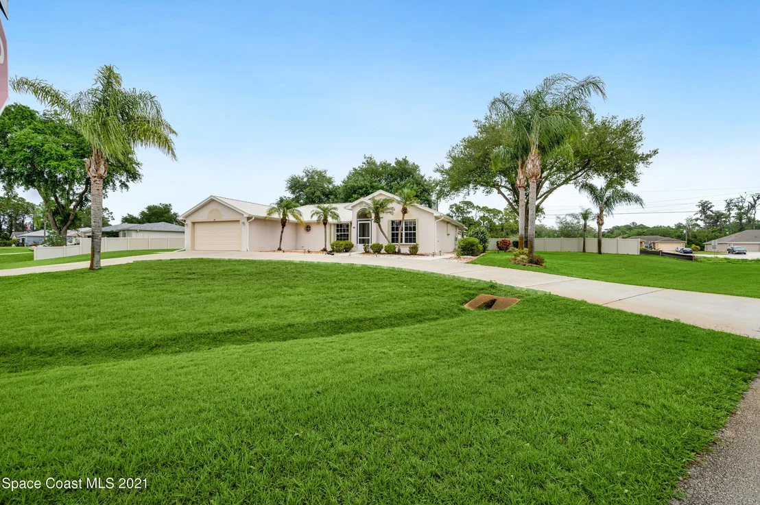 Photo of 786 Seven Gables Circle SE