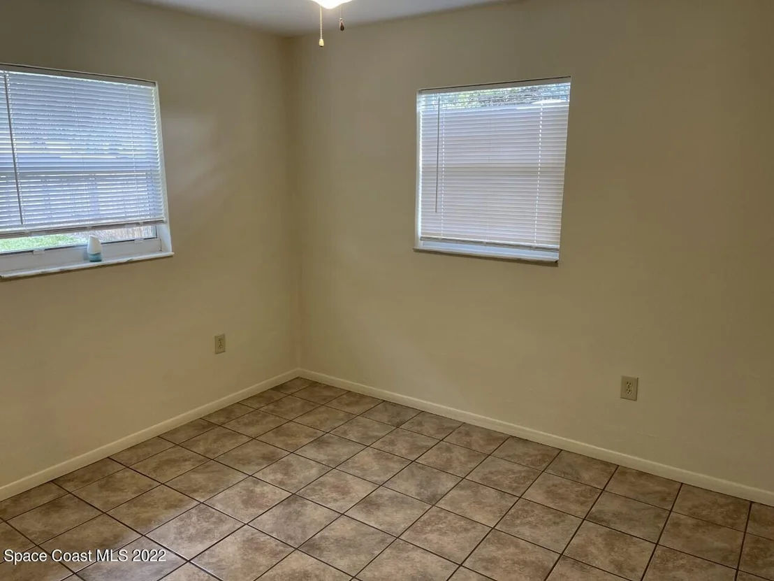Photo of 2521 Vernon Drive NE