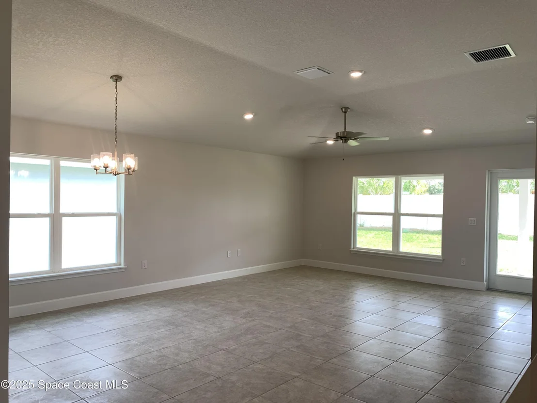 Photo of 1005 Kylar Drive NW