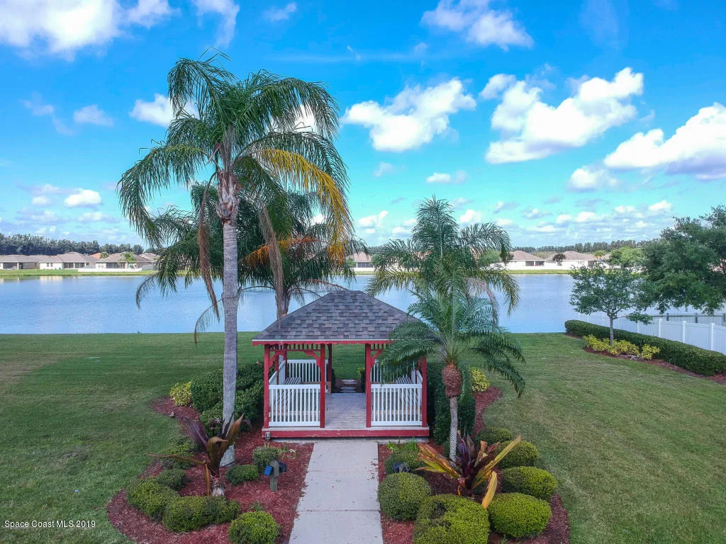 Photo of 1600 Bridgeport Circle