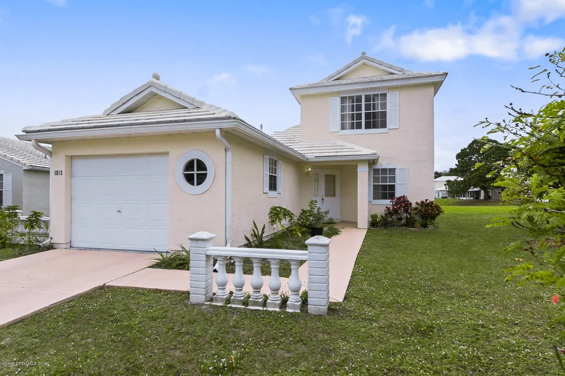 Photo of 1013 Goldenrod Circle NE